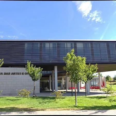 Anju-pardal Feriehus Mogadouro (Braganca)